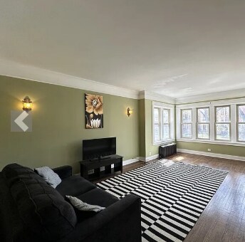 Building Photo - 5024 N Ridgeway Ave