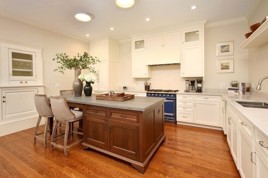 Building Photo - 36 Pinckney St