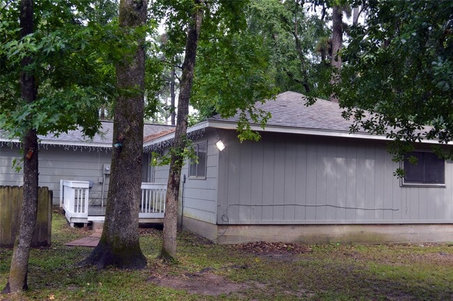 Building Photo - 106 E Wavy Oak Cir