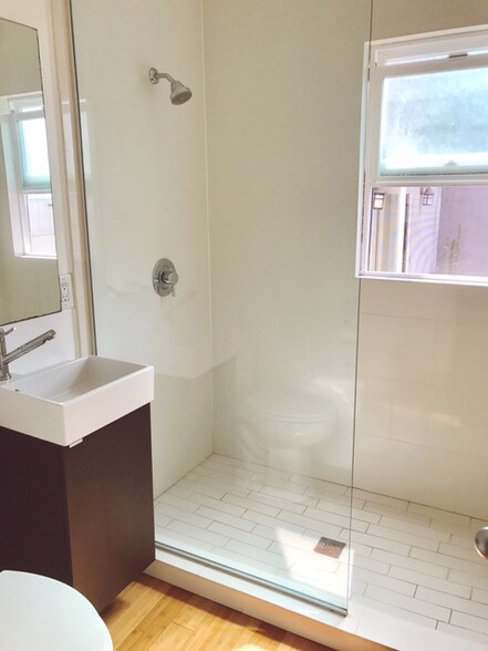 second bathroom - 2566 S Spaulding Ave