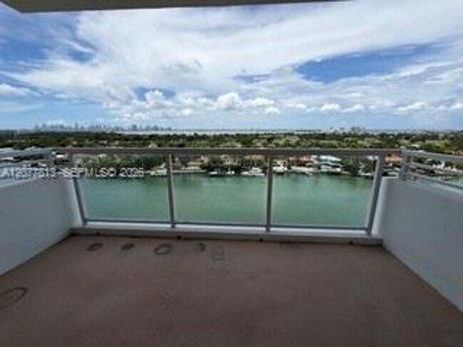 Building Photo - 5600 Collins Ave