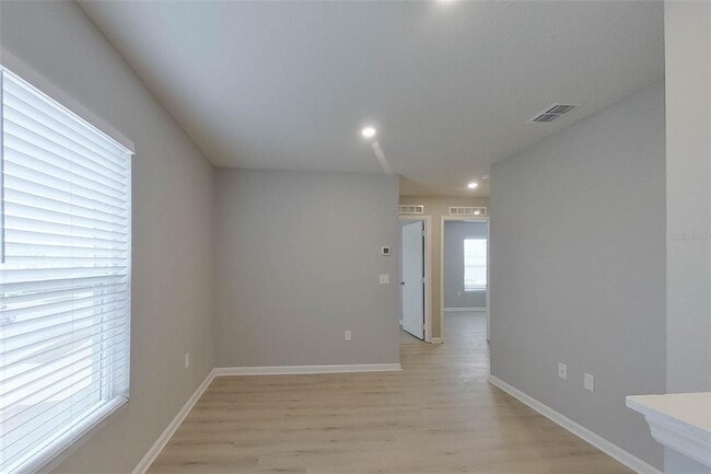 Building Photo - 1709 Nebraska Loop