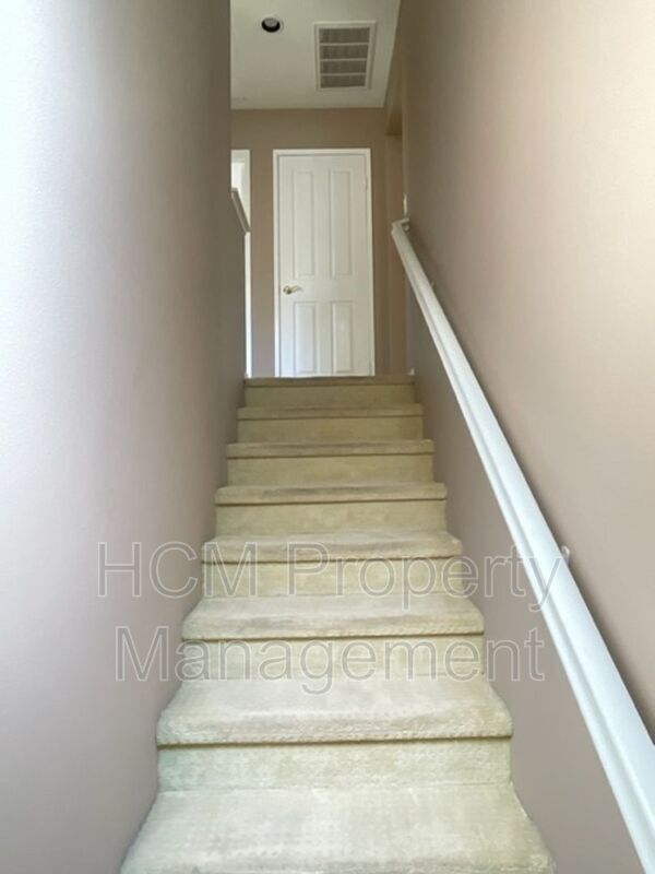 Building Photo - 21 Sonata St