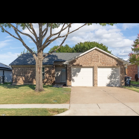 Primary Photo - 1203 Trenton Ln