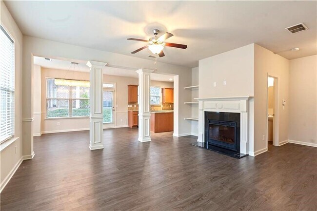 Building Photo - 3879 Brockenhurst Dr