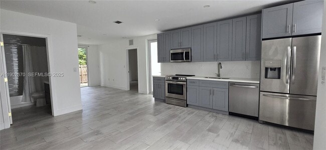 Building Photo - 3823 Thomas Ave