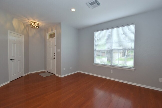 Building Photo - 20415 Lonestar Oak St