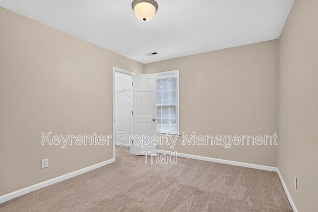 Building Photo - 6219 Black Willow Dr