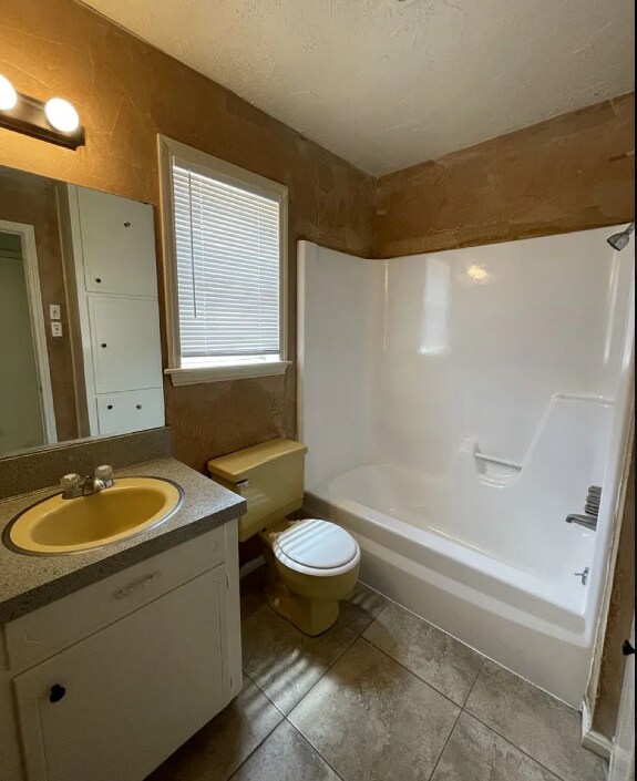 Building Photo - 1922 Briar Oaks Dr