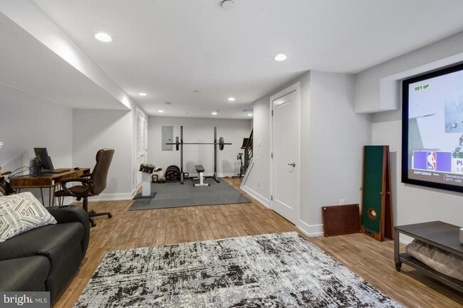 Building Photo - 2707 W Stiles St