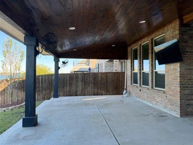 Building Photo - 18136 Lakefront Ct