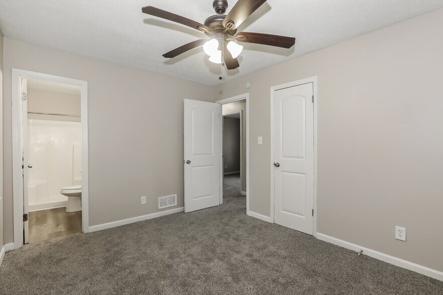Building Photo - 583 Lakeridge Cir SE
