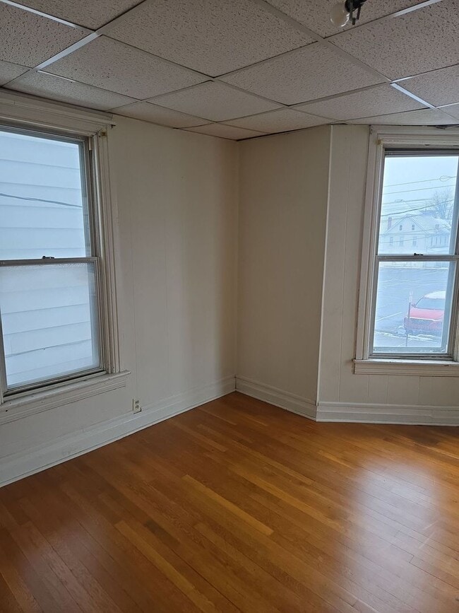 Building Photo - 115 S Potomac St