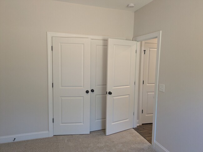 Building Photo - 1384 Ouray Dr