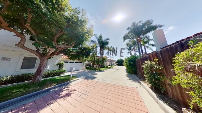 Building Photo - Coming Soon: 2 Story 4Bd 3Ba Eastside Costa Mesa Home