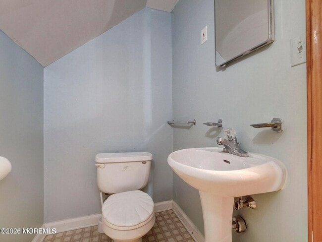 Building Photo - 224 Chatham Ave