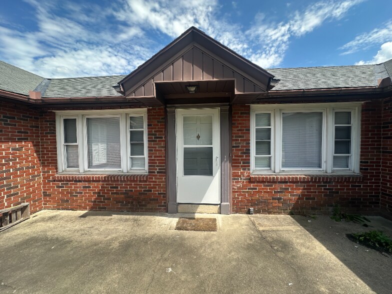 Building Photo - 5388 Chapmans Rd