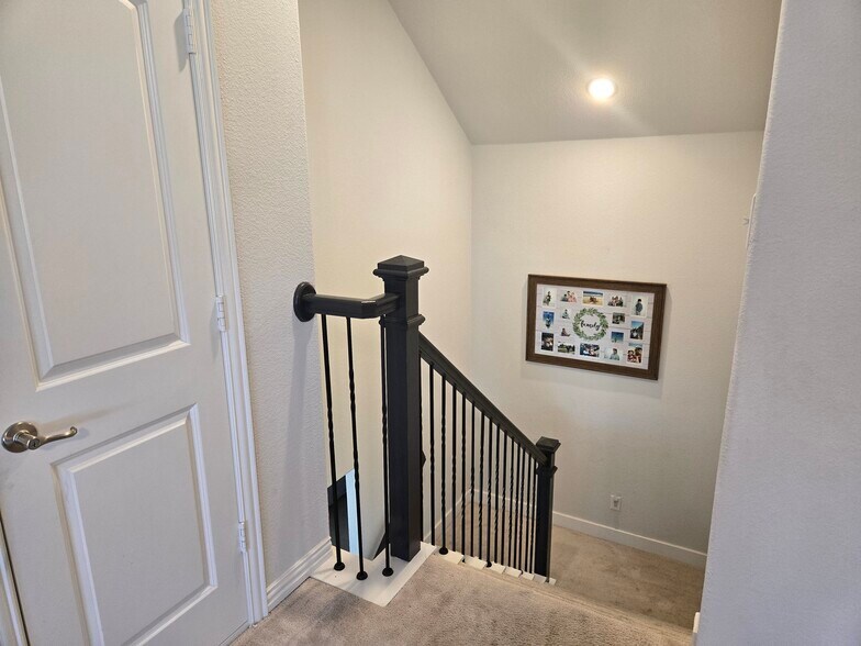 Building Photo - 4100 Smokey Hill Ct
