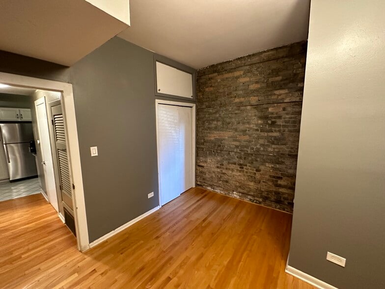 Building Photo - 743 W California Ter