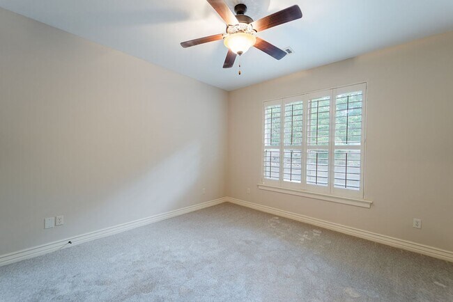 Building Photo - 2000 Square feet, of gorgeous living space in Hot Springs Village.