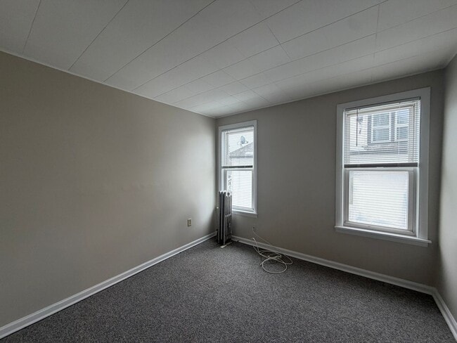 Building Photo - 27-29 Montgomery Ave