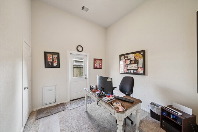 Building Photo - 257 N Lynx Trail