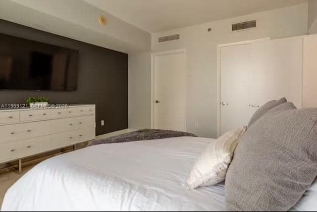 Building Photo - 485 Brickell Ave