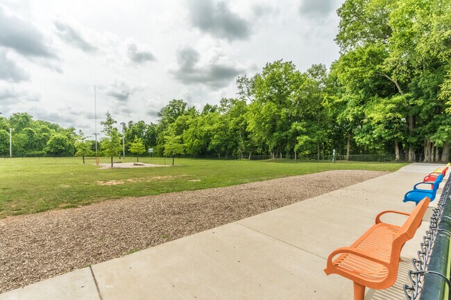 Building Photo - 305 Connell St