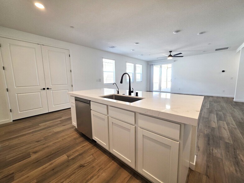 Building Photo - 10113 Sequoia Fls Pl