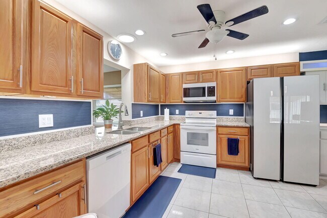 Building Photo - 6078 Dusenburg Rd