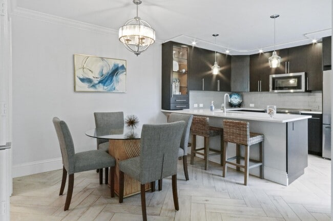 Building Photo - 2320 23rd Ct