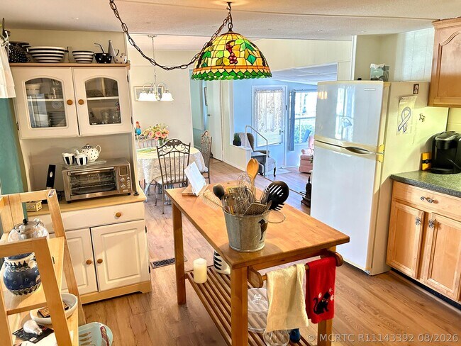 Building Photo - 425 Bougainvilla Dr