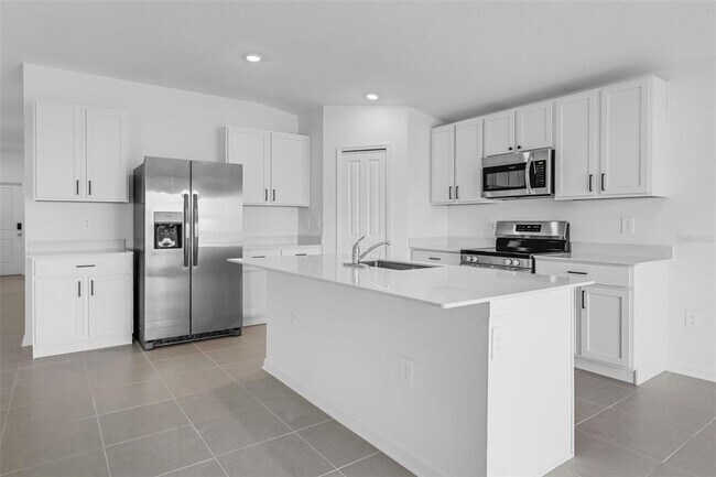 Building Photo - 2378 McKinley Dr