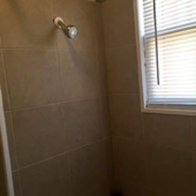 Building Photo - Pre Leasing for Fall 2026!!