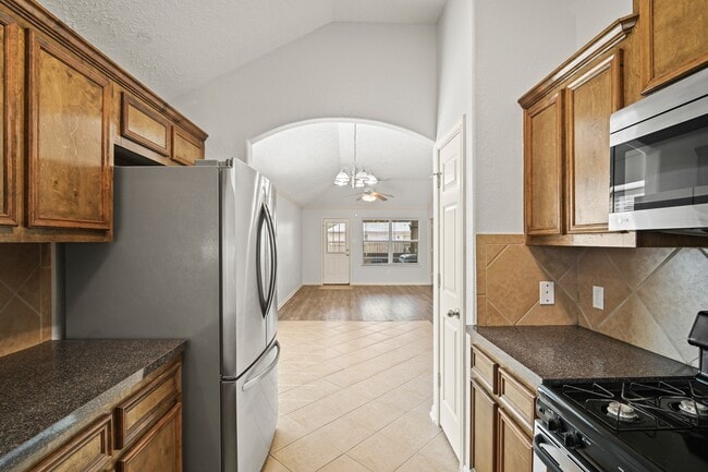 Building Photo - 24307 Silver Maple Dr