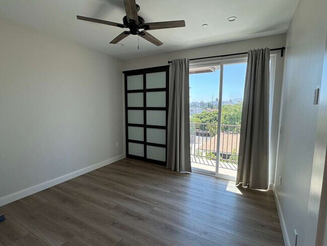 Building Photo - Brand New Upstairs Unit