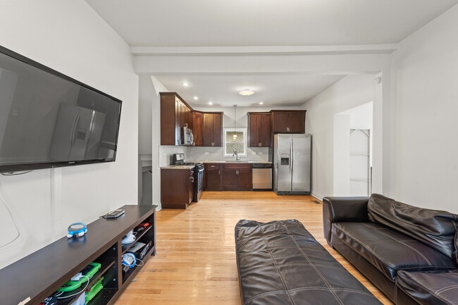 Building Photo - 7938 S Bennett Ave