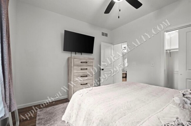 Building Photo - Like New Furnished Home in Lawrence Short Term Lease-Coming SOON!!