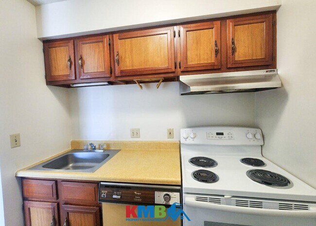 Building Photo - 306 29th St Dr SE