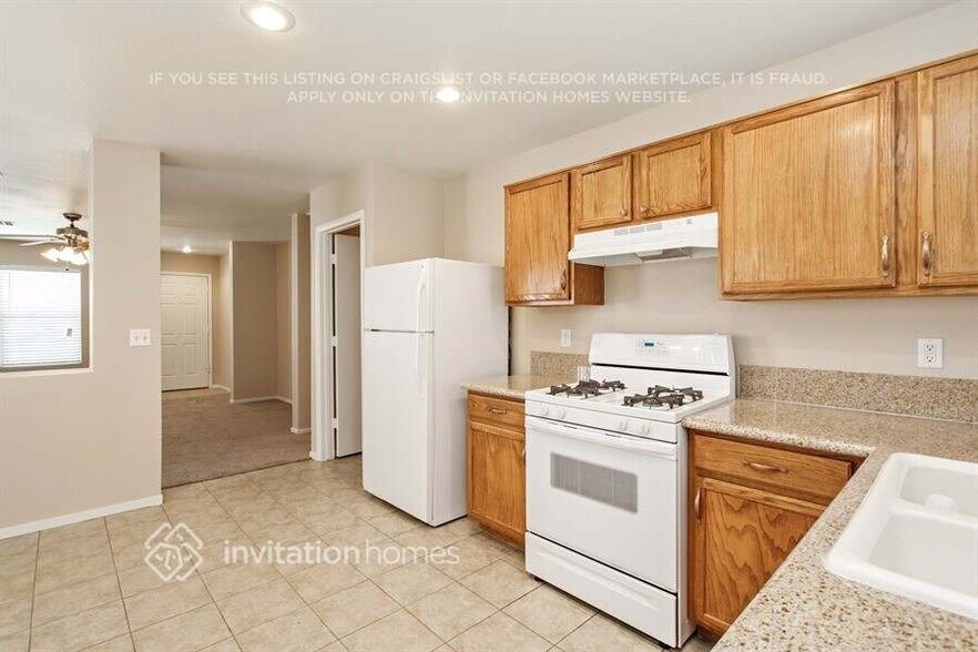 Building Photo - 653 Salt Flats Cir
