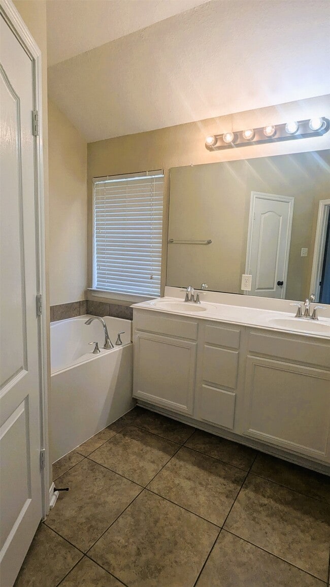 Building Photo - 6402 Sweet Orchid Ln