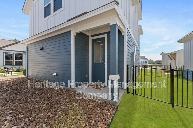 Building Photo - 2119 Hofstaat