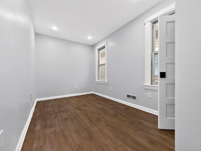 Building Photo - 12 E 49th St