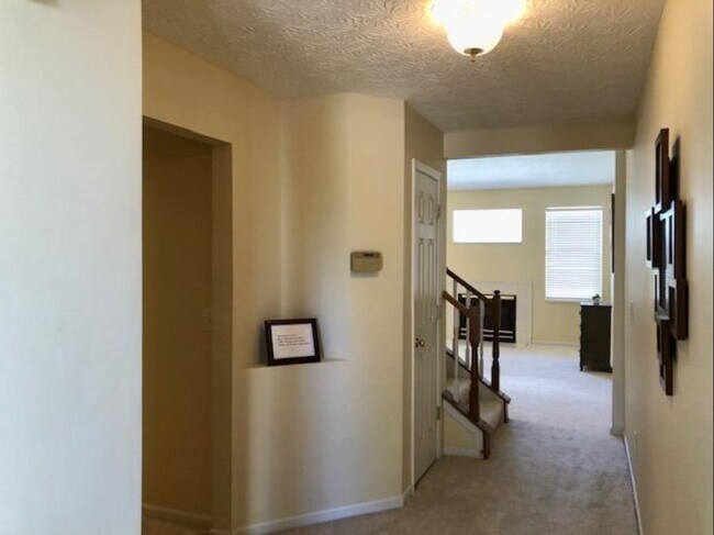 Building Photo - 4175 E Village Dr