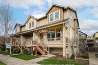 Building Photo - Gorgeous Four Bedroom Townhome in Orenco!