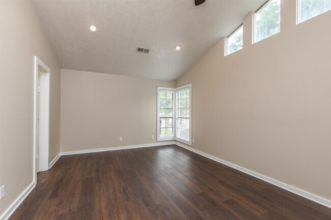 Building Photo - 1611 Oakdale St
