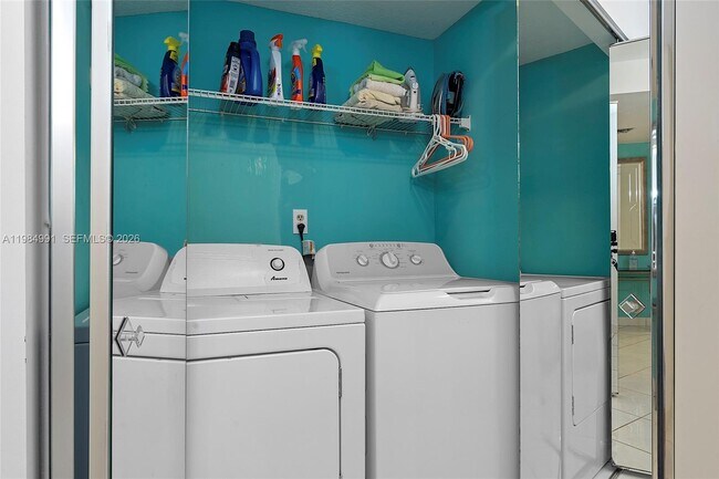 Building Photo - 9455 Collins Ave