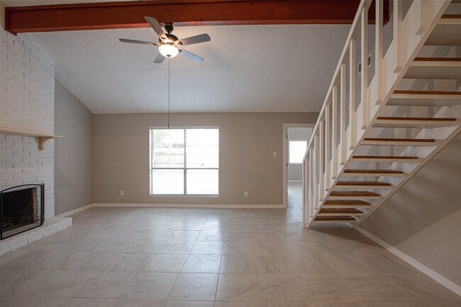 Building Photo - 16042 Bear Hill Dr