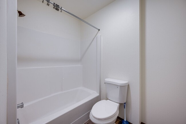 Building Photo - Live Where Comfort Meets Convenience - College Hill Condo in Pullman