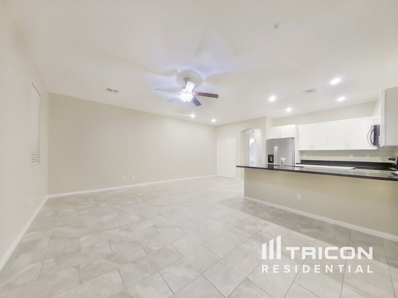 Building Photo - 12563 W Mazatzal Dr